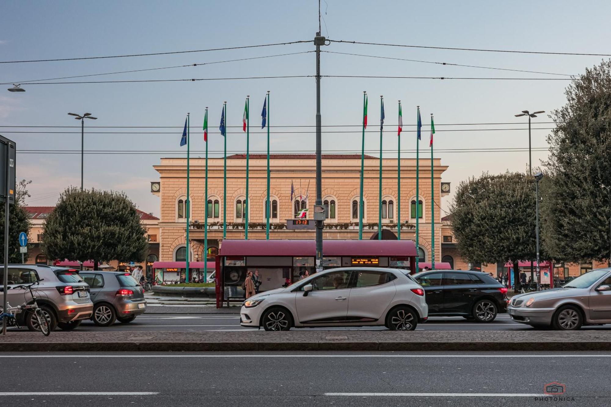 Front Station Apartment - Stazione Centrale Di Болонья Экстерьер фото